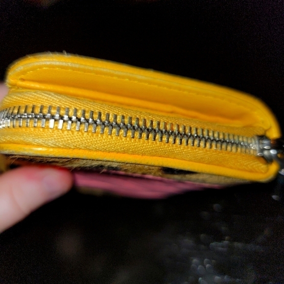 Authentic Miu Miu Zip Wallet - Picture 4 of 10